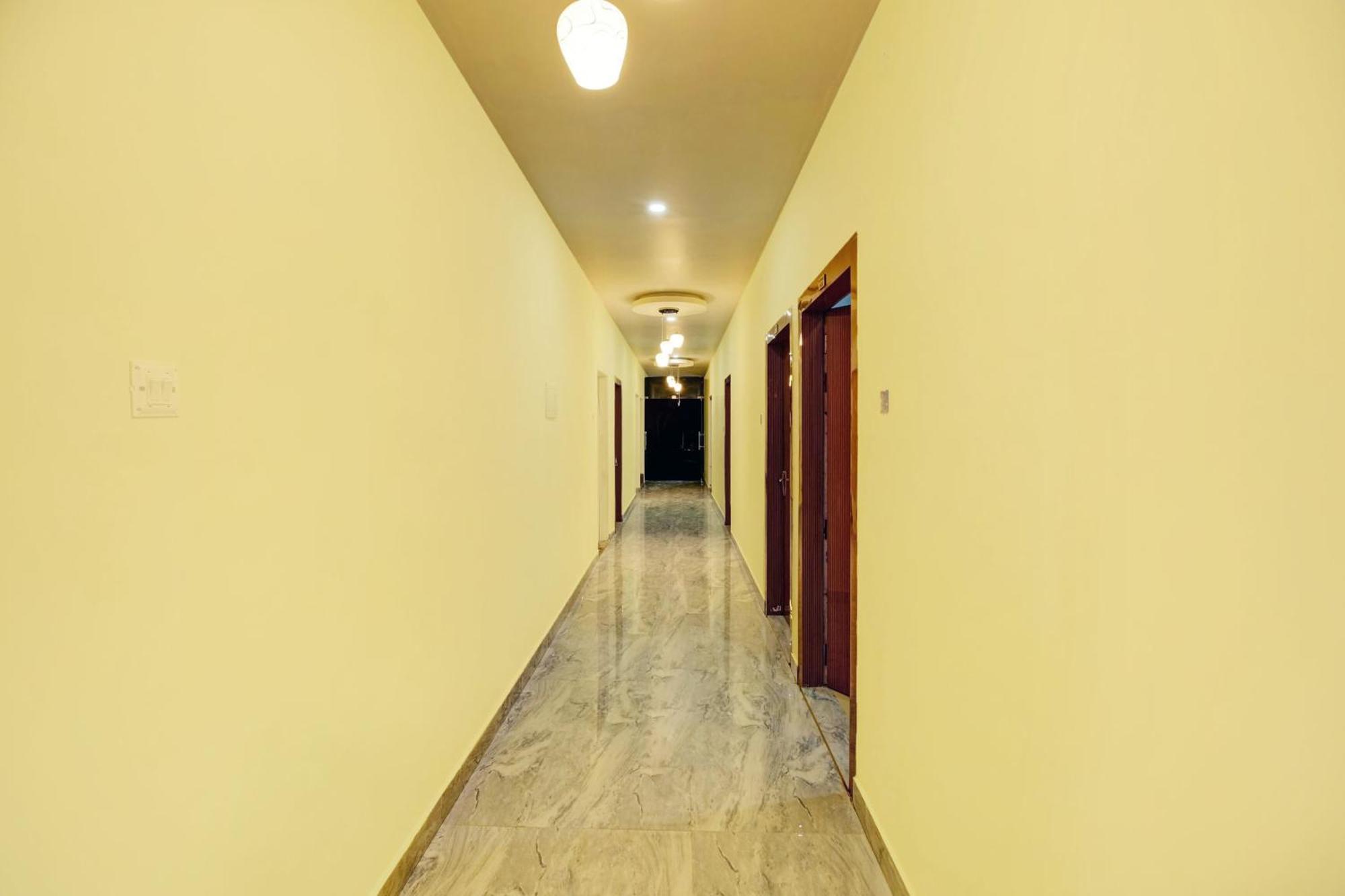 Super Hotel O Sai D-Lux Guwahati Buitenkant foto
